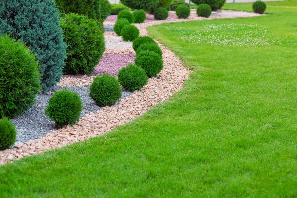 Edging Stones Installation in Sioux Falls